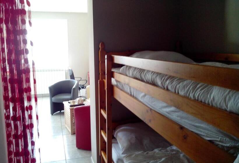 غرفة سوبيريور سرير كينج, Le Panorama   Chambres D Hôtes   Cuisine Disponible