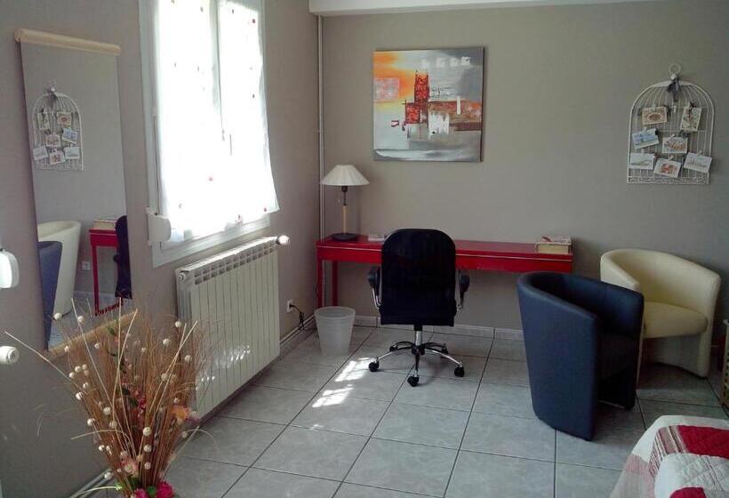 غرفة سوبيريور سرير كينج, Le Panorama   Chambres D Hôtes   Cuisine Disponible