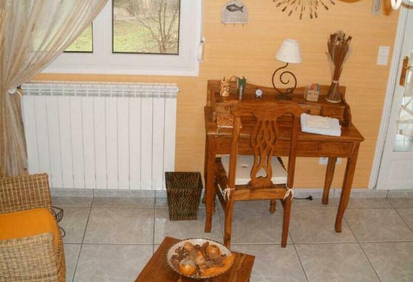 غرفة قياسية سرير كينج, Le Panorama   Chambres D Hôtes   Cuisine Disponible