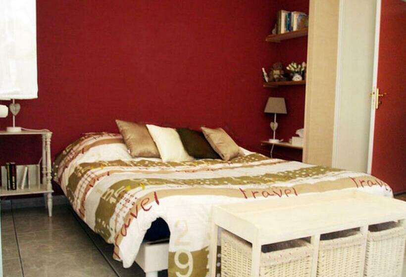 غرفة قياسية سرير كينج, Le Panorama   Chambres D Hôtes   Cuisine Disponible