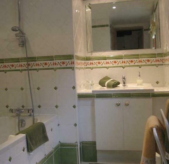 スタンダードルーム, Les Vieux Guays