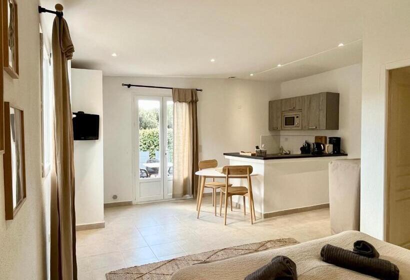 סטודיו דלוקס, Domaine De Licetto