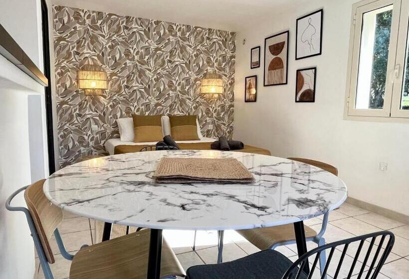 סטודיו משפחתי, Domaine De Licetto