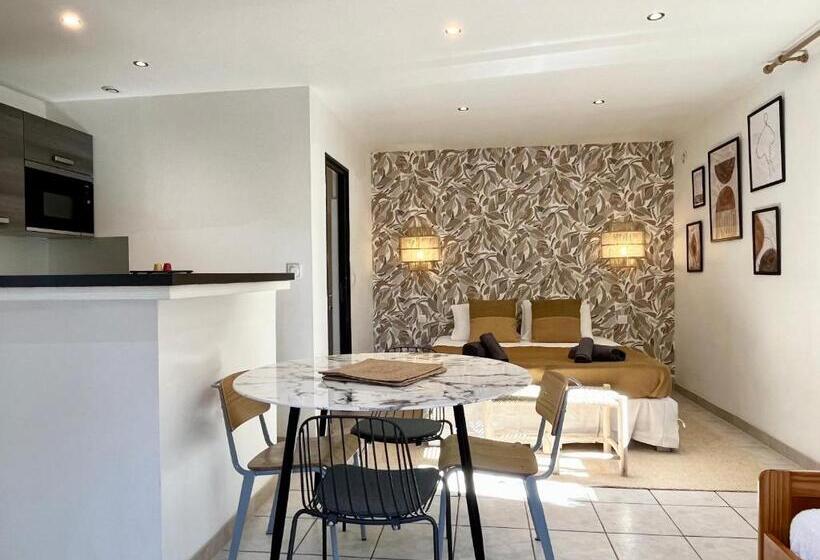 סטודיו משפחתי, Domaine De Licetto