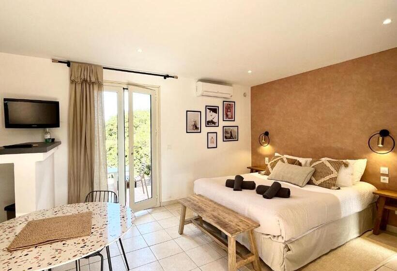 סטודיו דלוקס, Domaine De Licetto