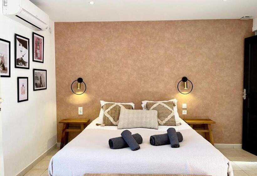 סטודיו דלוקס, Domaine De Licetto