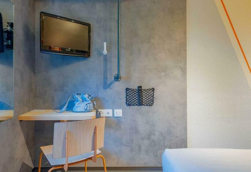 Номер Стандарт Трехместный, Ibis Budget Lyon Est Saint Quentin Fallavier