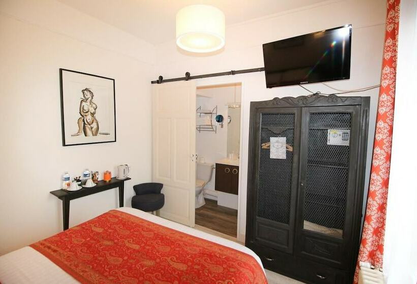 标准单人间, Logis Hôtel & Restaurant Au Clos Paillé Charme & Caractère