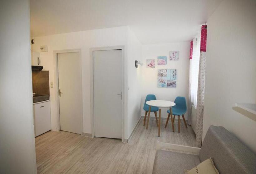 标准工作室, Logis Hôtel & Restaurant Au Clos Paillé Charme & Caractère