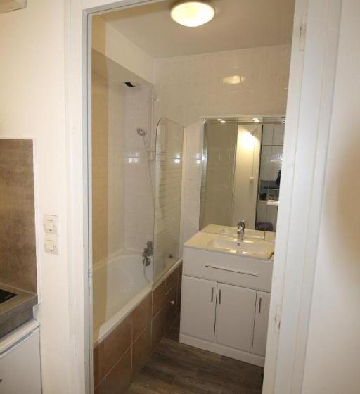 스탠다드 스튜디오, Logis Hôtel & Restaurant Au Clos Paillé Charme & Caractère