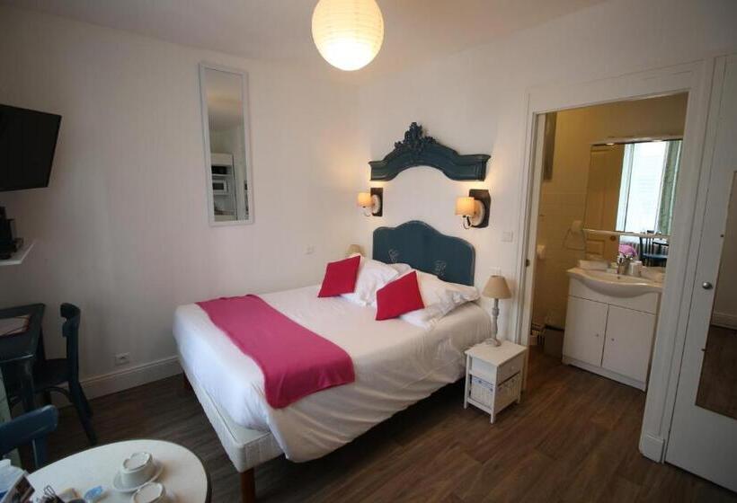 Студия Стандарт, Logis Hôtel & Restaurant Au Clos Paillé Charme & Caractère