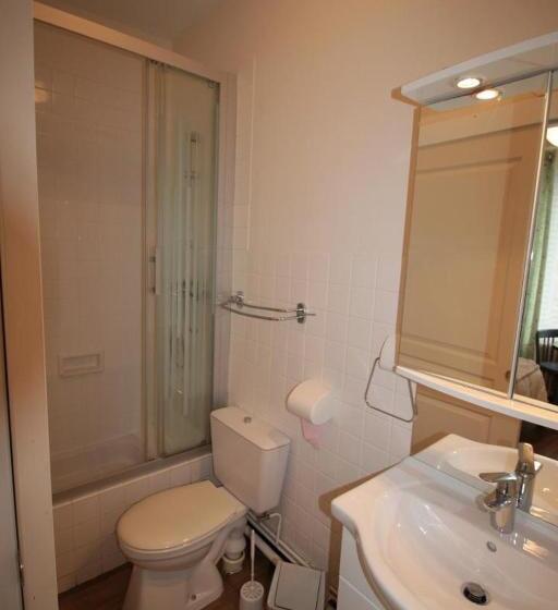 스탠다드 스튜디오, Logis Hôtel & Restaurant Au Clos Paillé Charme & Caractère