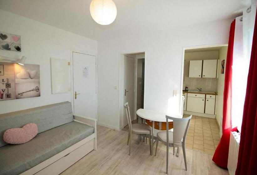 带1个卧室的公寓, Logis Hôtel & Restaurant Au Clos Paillé Charme & Caractère