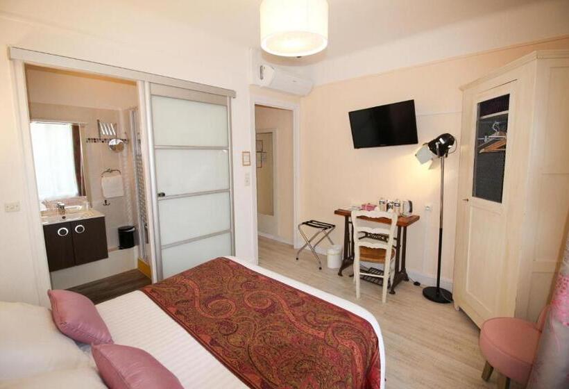 스탠다드 룸, Logis Hôtel & Restaurant Au Clos Paillé Charme & Caractère