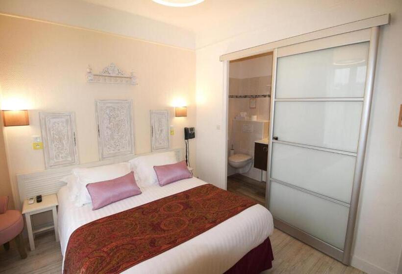 스탠다드 룸, Logis Hôtel & Restaurant Au Clos Paillé Charme & Caractère