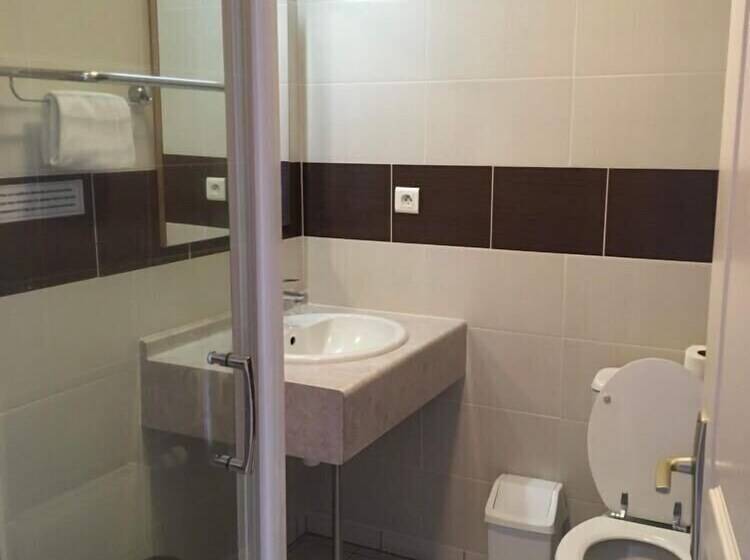 スタンダード4人部屋, Villa