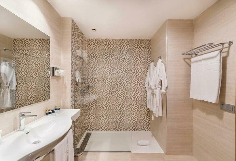 غرفة قياسية إطلالة جانبية علي البحر, Royal Palm Resort & Spa - Adults Only