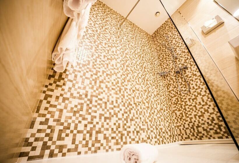 غرفة قياسية مطلّة علي البحر, Royal Palm Resort & Spa - Adults Only