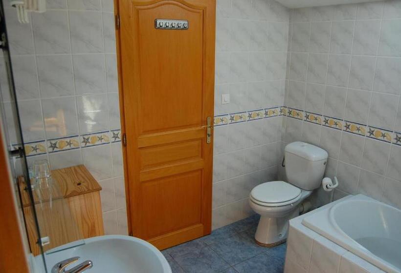 جناح عائلي, Douce France 82