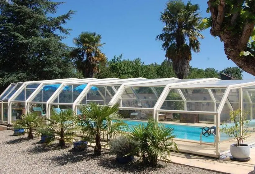 Standard-huone, Douce France 82