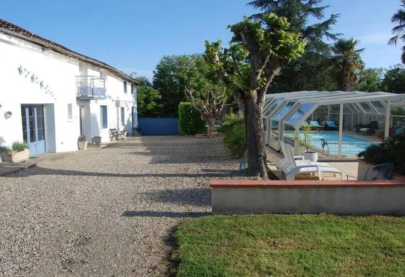 Standard-huone, Douce France 82