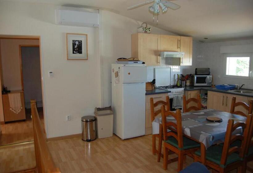 Family Suite, Douce France 82