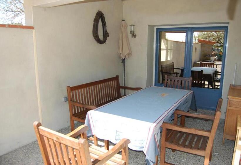 شقة غرفتين, Douce France 82