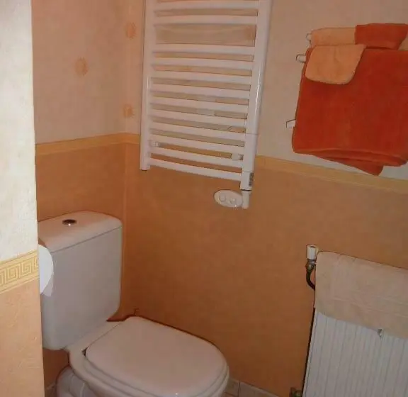 スタンダードルーム, Chambres D'hôtes De L'auraine