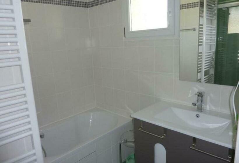 اتاق استاندارد, Chambres D'hôtes De L'auraine