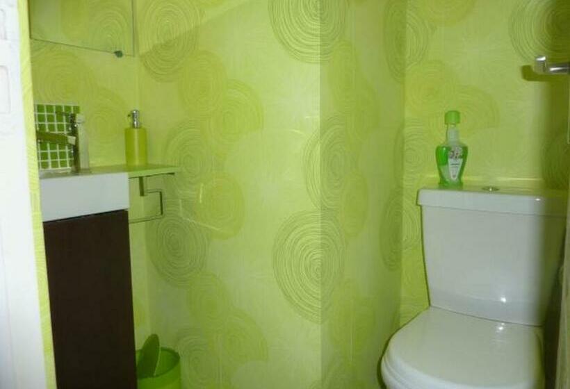 Номер Стандарт, Chambres D'hôtes De L'auraine