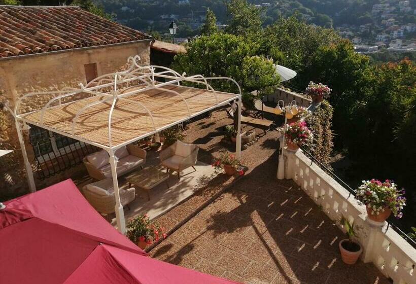 غرفة سوبيريور مطلّة علي البحر, Chambres D'hôtes Les Terrasses Du Soleil