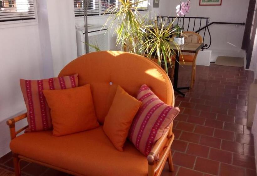 غرفة قياسية إطلالة جانبية علي البحر, Chambres D'hôtes Les Terrasses Du Soleil