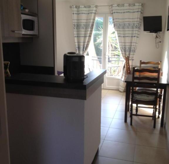 Студио Стандарт с Балконом, La Bastide Des Pins