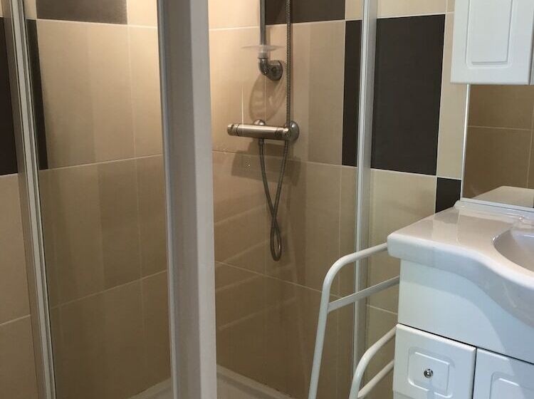 غرفة قياسية, La Ferme Aux Biches