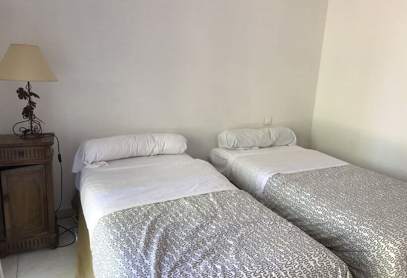 غرفة قياسية, La Ferme Aux Biches