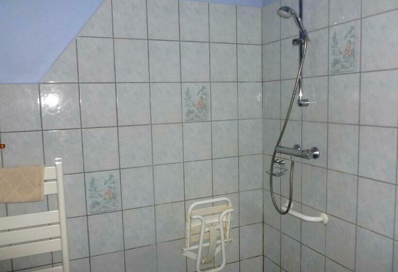 غرفة قياسية, La Varenne