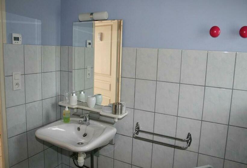 غرفة قياسية, La Varenne