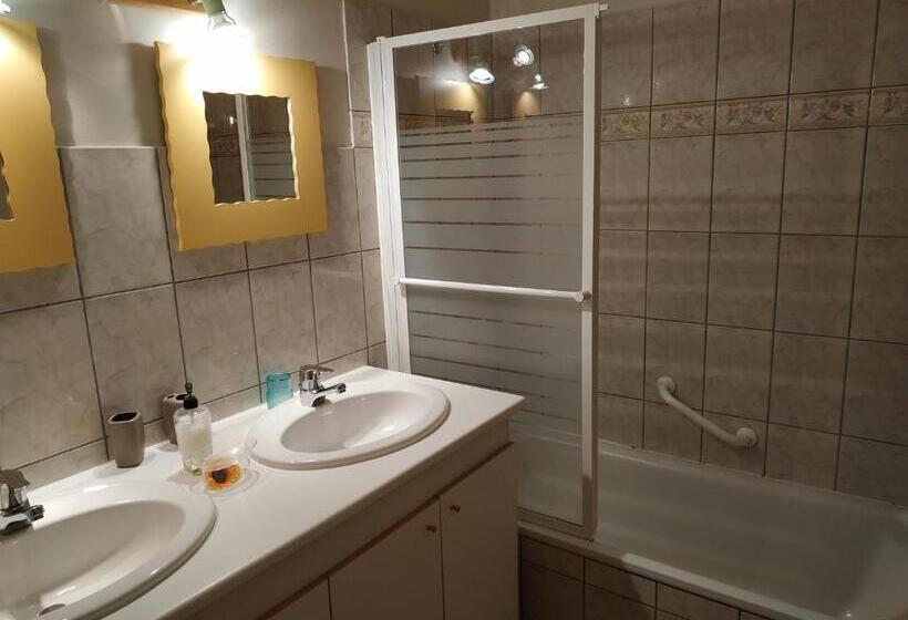 غرفة قياسية, La Varenne