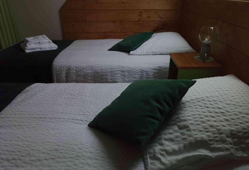 جناح عائلي, La Varenne