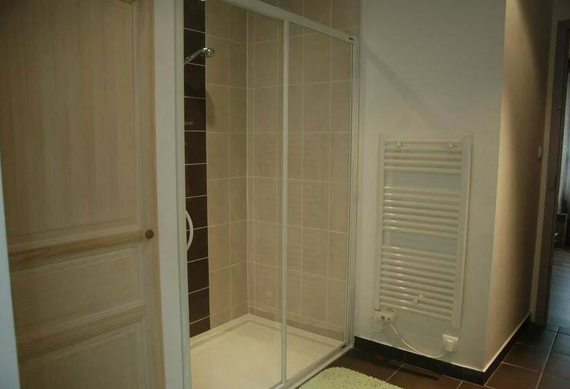 Номер Стандарт Трехместный, Le Puits Fortifié