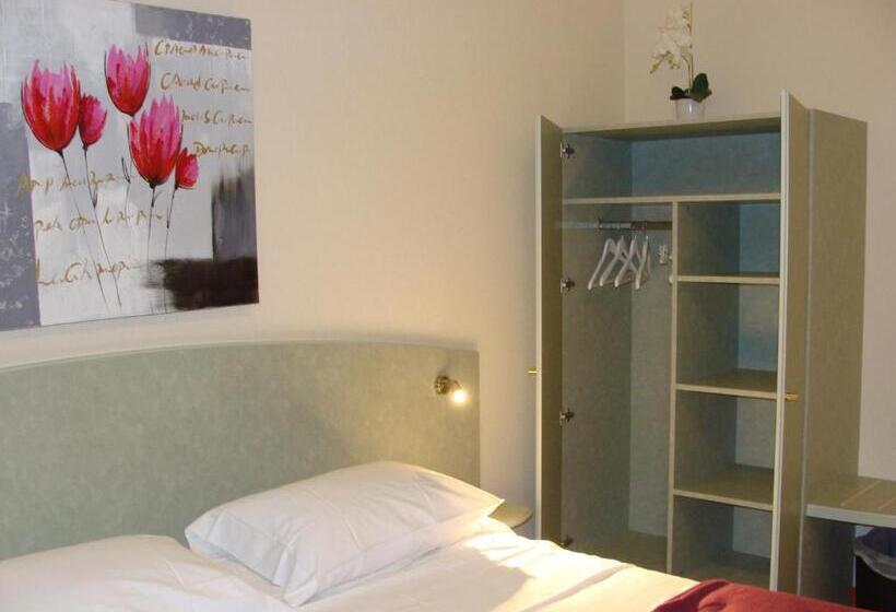 四人标准间, Abel Hôtel