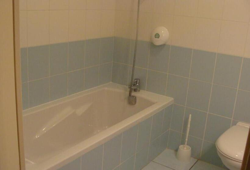 标准三人间, Abel Hôtel