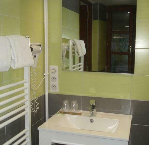 스탠다드 룸, Auberge Aux Portes De Conques