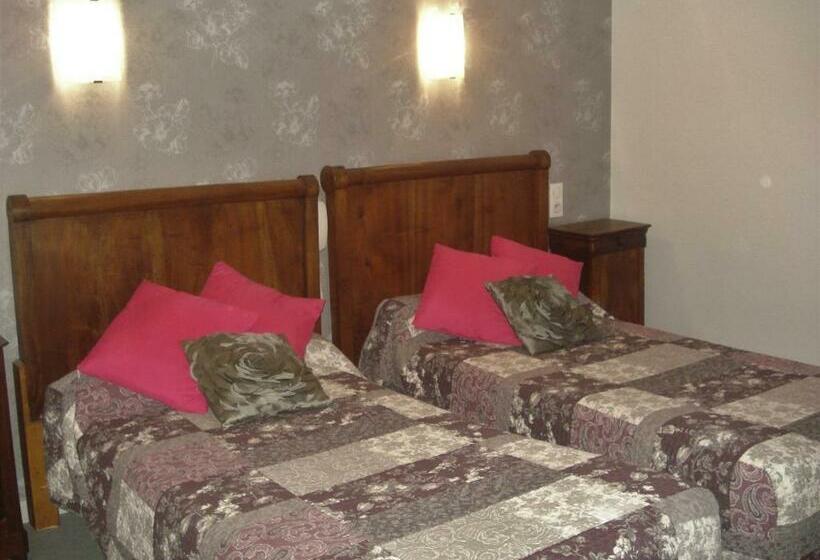 스탠다드 룸, Auberge Aux Portes De Conques