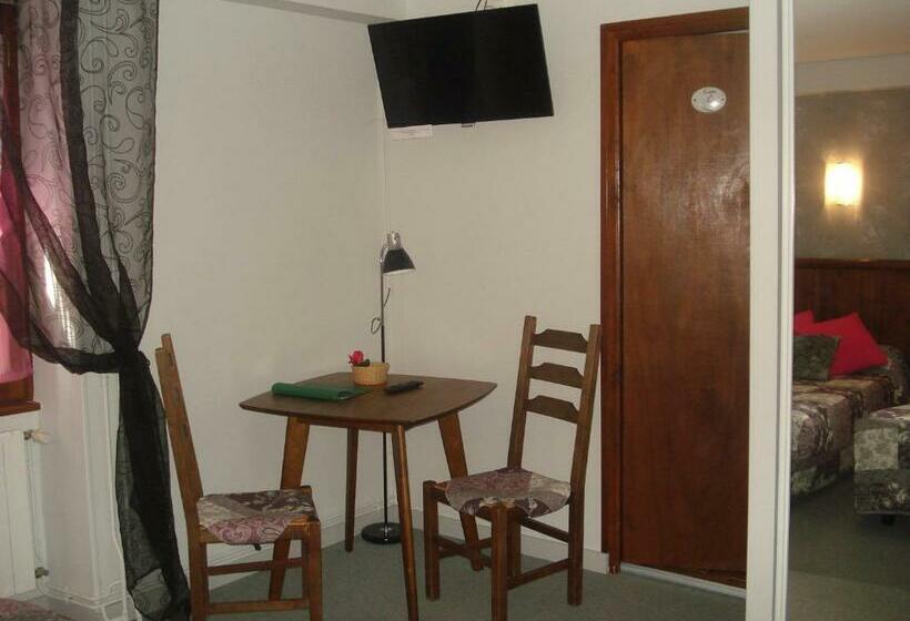 스탠다드 룸, Auberge Aux Portes De Conques