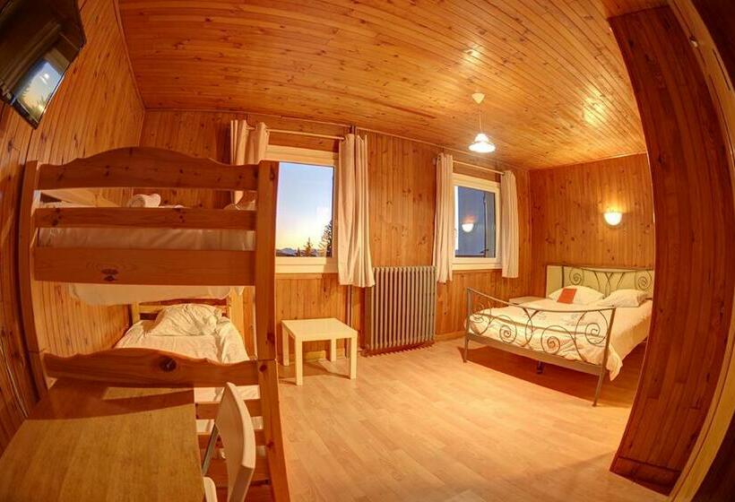 اتاق استاندارد چهار تخته, Auberge Du Virage