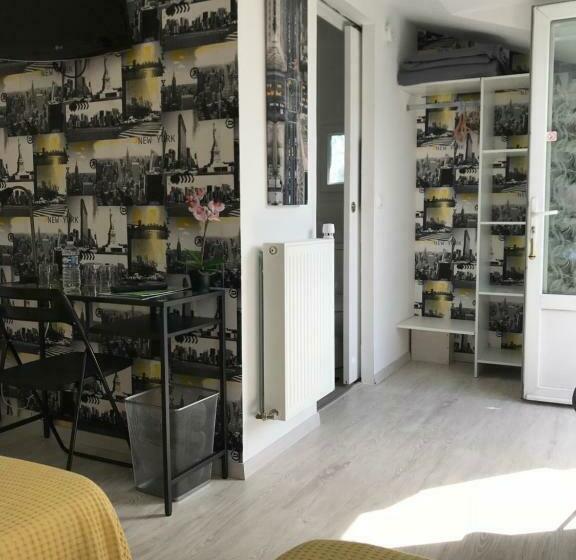 Номер Стандарт Трехместный, Auberge Le Cheval Blanc