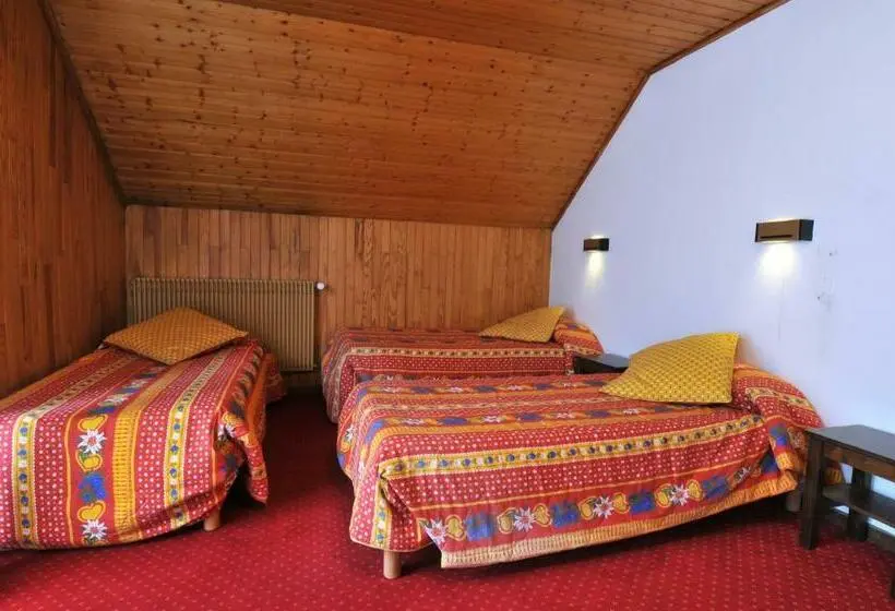 Standard Kolmen Hengen Huone, Hôtel Le Mont Jorat