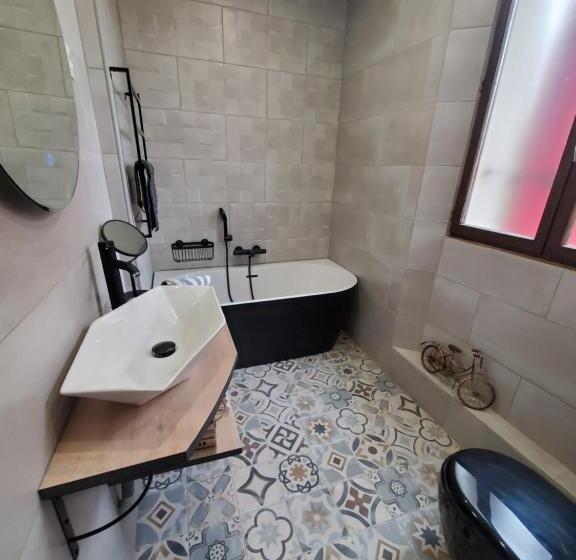 4인용 스탠다드 룸, Hôtel Les Orangers