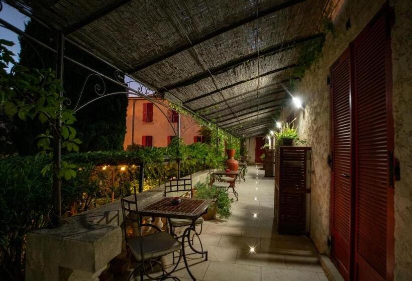 标准间带露台, Hôtel Les Orangers